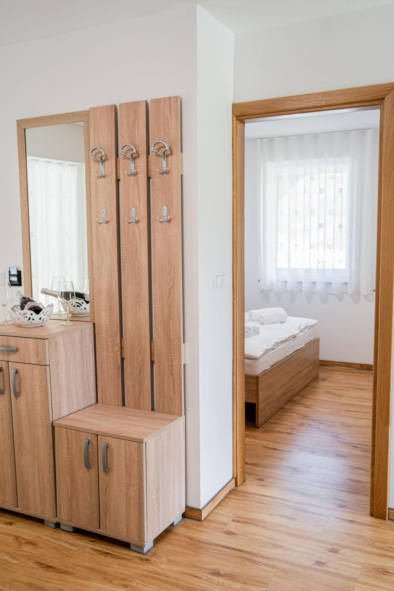 Ribnik Stari Trg Apartment Lesicno Room photo