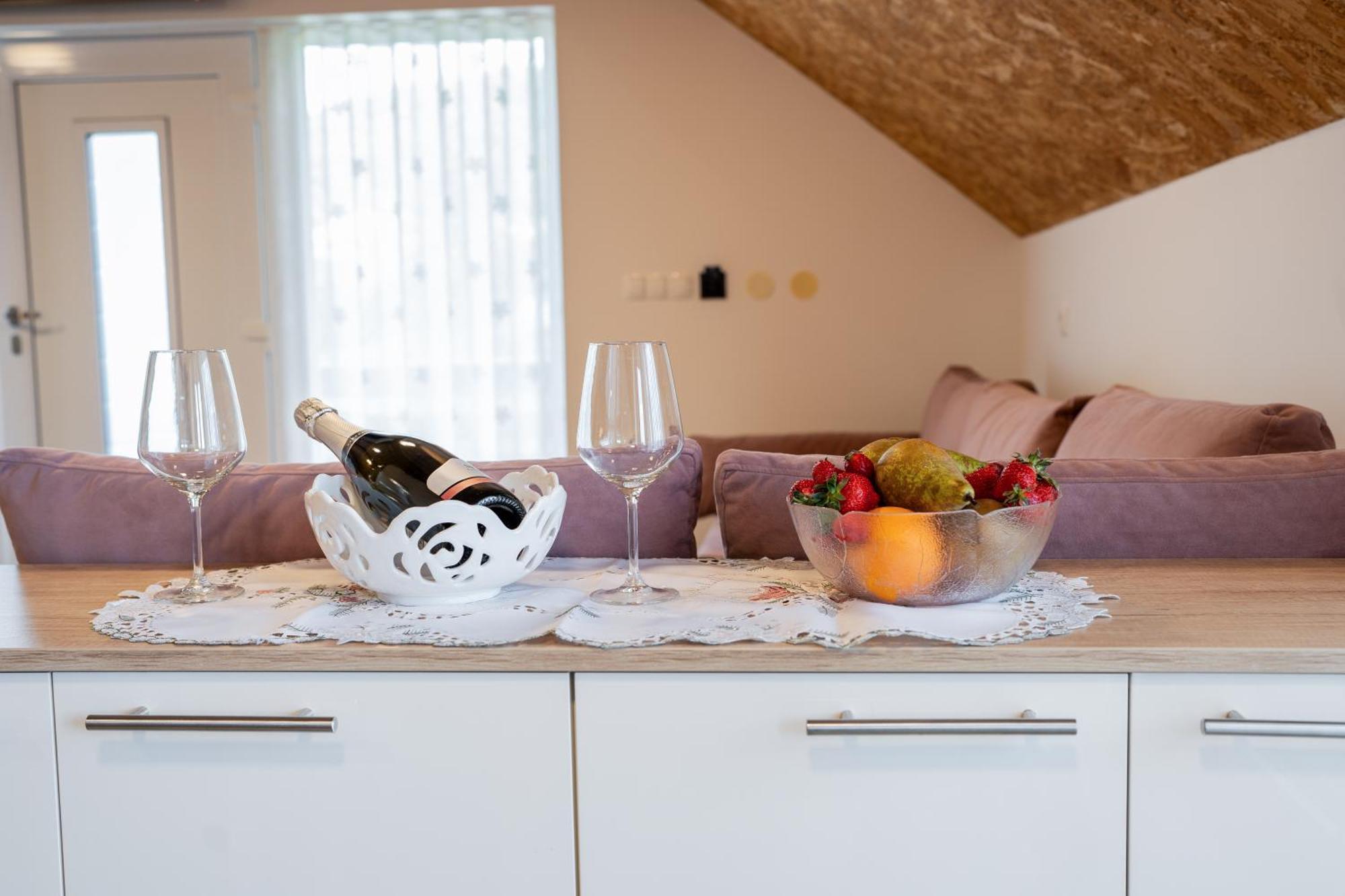 Ribnik Stari Trg Apartment Lesicno Room photo